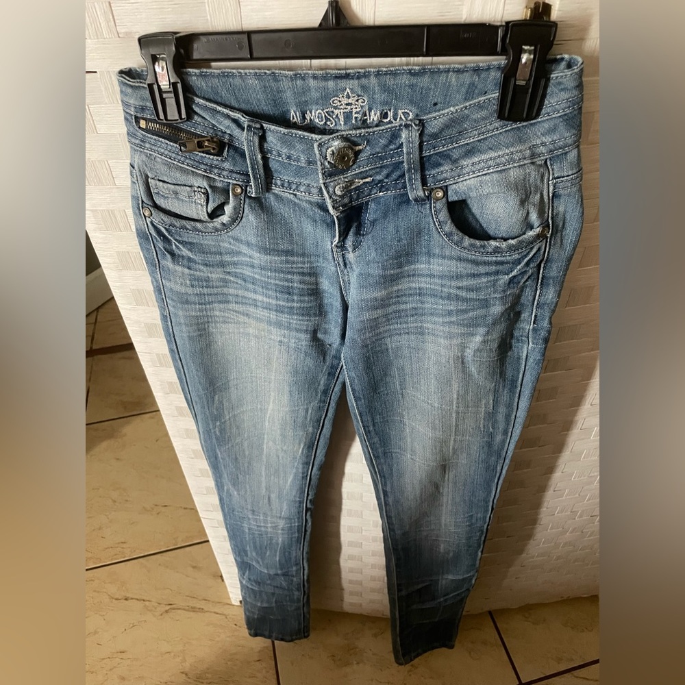 Great jeans, distinctive details, stunning condition and amazingly flattering!